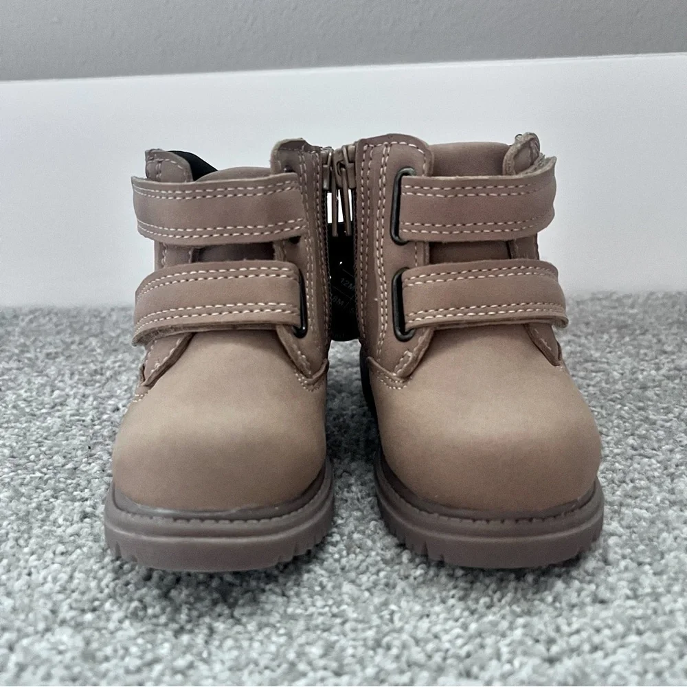 NWT Wonder Nation baby shoes size 3